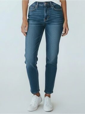 Abercrombie & Fitch Women’s Slim Leg Jeans in Medium Blue Wash